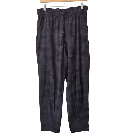 Lululemon Jogger Pants Womens 10 Black Gray Camo Coal Drawstring Paperbag Waist - Picture 1 of 6